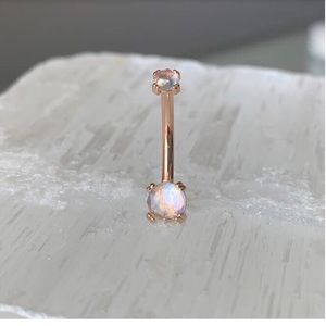 Gently Used BVLA rose-cut rainbow moonstone prong  navel curve, rose gold 14g✨